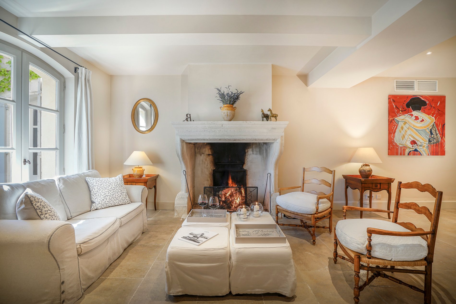 Luxury boutique hotel Benvengudo 4 stars Les Baux-de-Provence France room livingroom